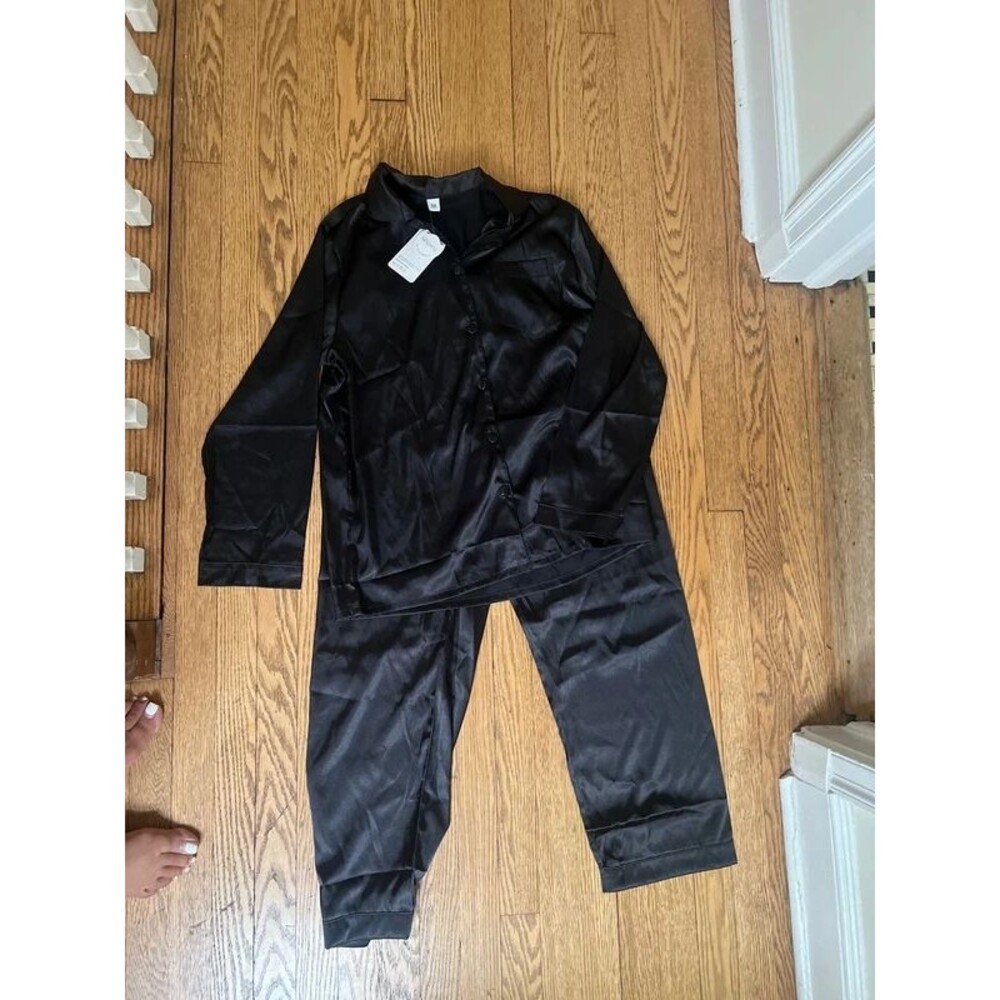 Cool Black Satin Pajama’s 1 Piece Long sleeper
